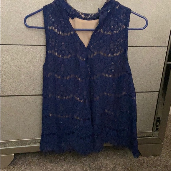 Top - Picture 2 of 2